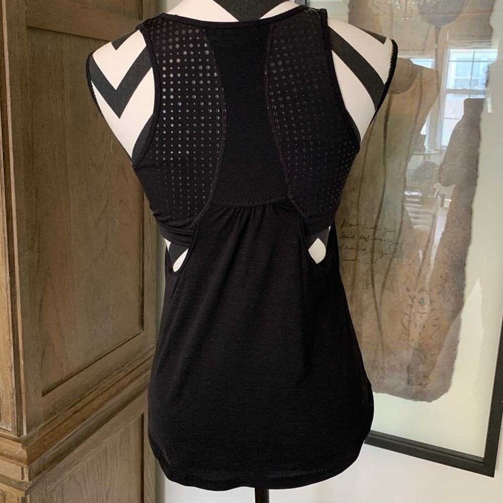 Built in bra Athleta black tank top